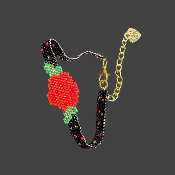 Handcrafted red rose bracelet w/ adjustable peyote handwoven band + heart charm - Picture 7 of 8